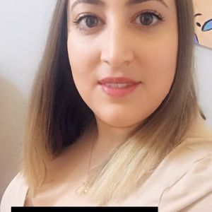 Meet your Posher, Mona